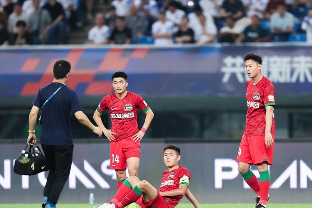 开云官网-包含智诚队遭遇连败，难以摆脱中超积分榜垫底的词条