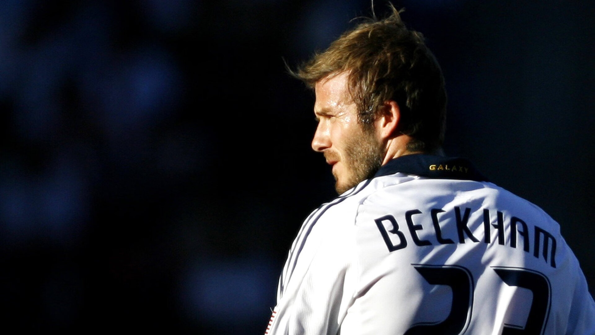 赛道与球场的传奇之夜，当F1年度争冠遇上詹姆斯生涯巅峰