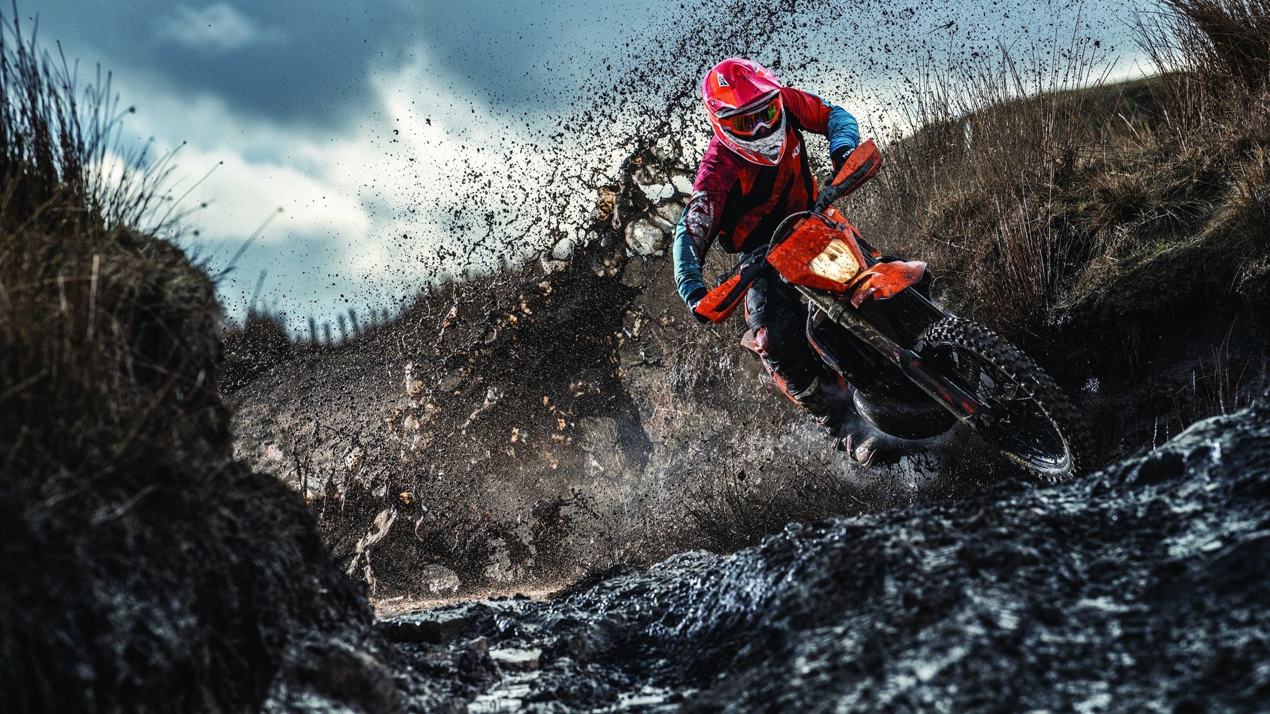 总决赛之夜,罗德里持续制造杀伤,当坚韧成为最锋利的武器