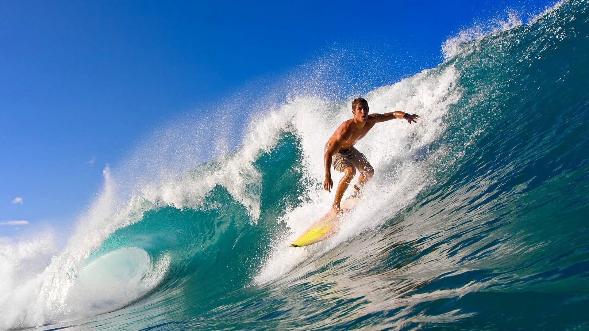 皮克一锤定音，拜仁惊天逆转伊朗—足球场上的波斯湾奇迹